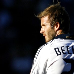 kaiyun官方-巅峰对决！巴特勒与浓眉哥60分钟血战勇士，惊险取胜悬念迭起，巅峰对决！巴特勒浓眉血战勇士60分钟惊险取胜